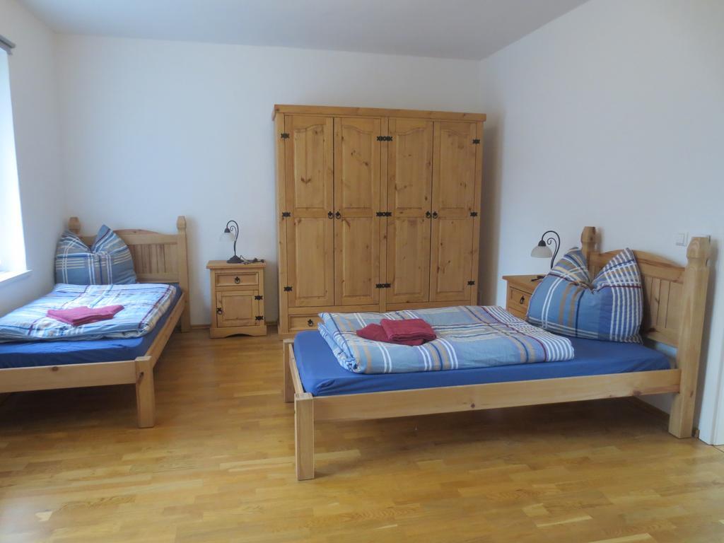 Ferienwohnung Creutzer In Leipzig Gottscheina, Ideal Auch Fuer Monteure, Kostenfreies, Schnelles Wlan Kostenfreies Parken, Geraeumiges Appartment Mit 4 Einzelbetten, Komplettausstattung Kueche, Bad Mit Badewanne Und Dusche Waschmaschine, Waeschetrock Екстер'єр фото